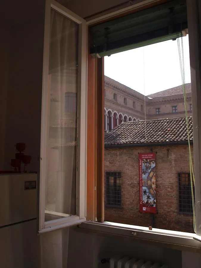 Una Notte Al Museo Ferrara 0*,